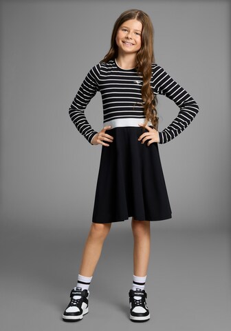 KangaROOS Kleid in Schwarz: Vorderseite