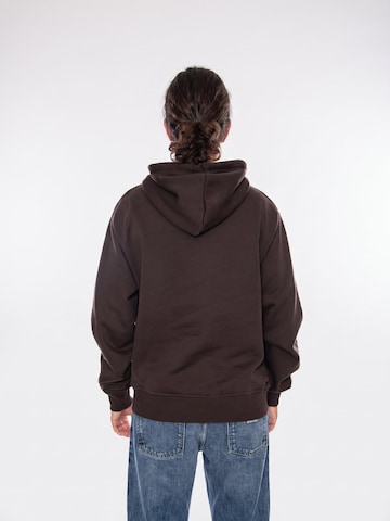 Felpa 'COFFEE BEAN' di DOLLY NOIRE in marrone
