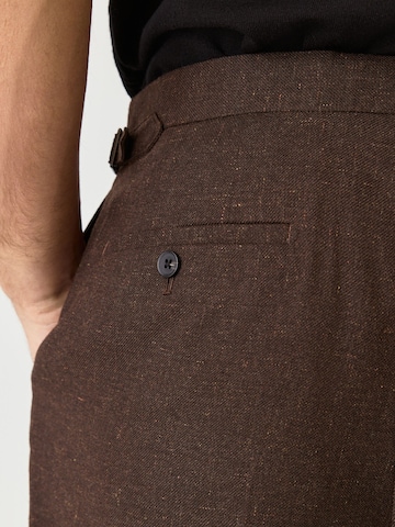 Next Slimfit Bandplooibroek in Bruin