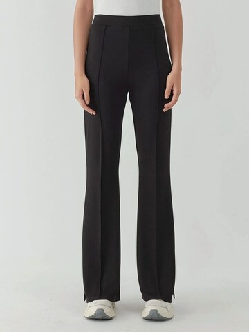 Hiccup Flared Pants in Black: front