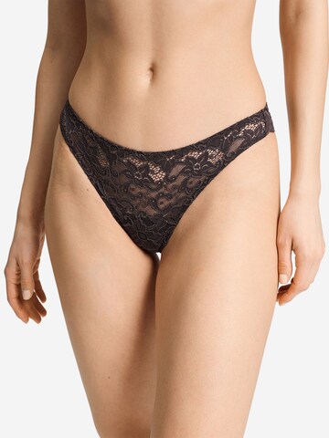 String ' Moments ' Hanro en marron : devant