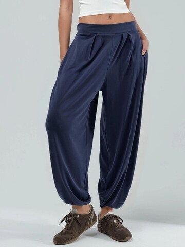 Tapered Pantaloni di Busem in blu: frontale