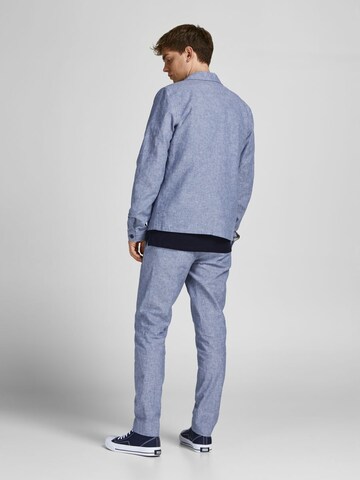 Coupe slim Pantalon à plis JACK & JONES en bleu