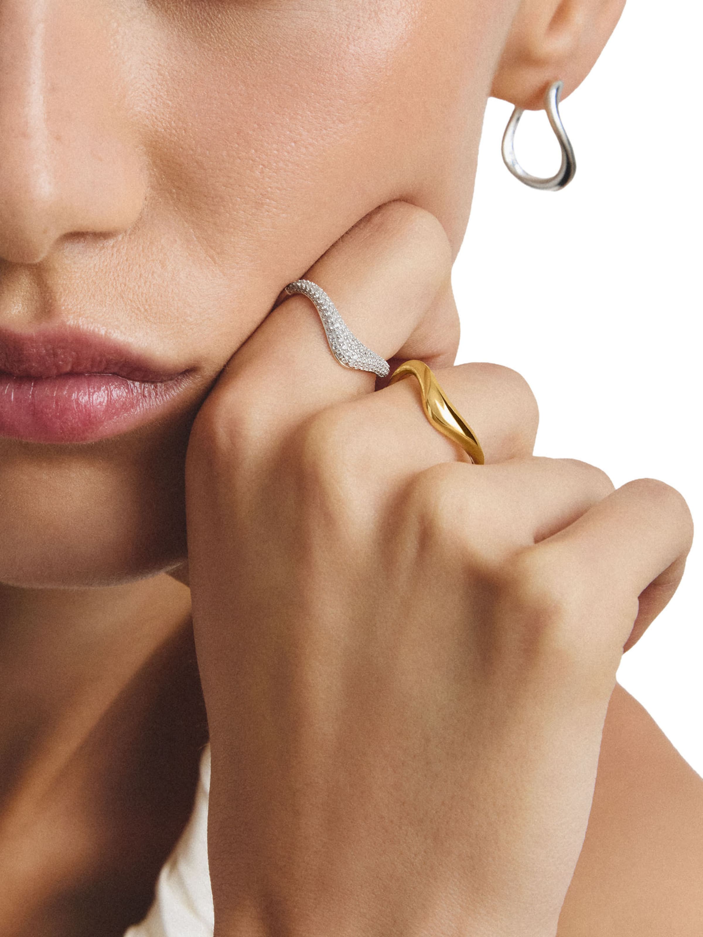 Thomas Sabo Ring in Wellenform mit weißem Zirkonia in Silber: Vorderseite