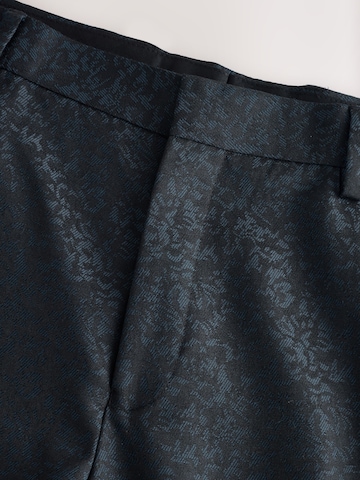 Coupe slim Pantalon à plis Next en bleu