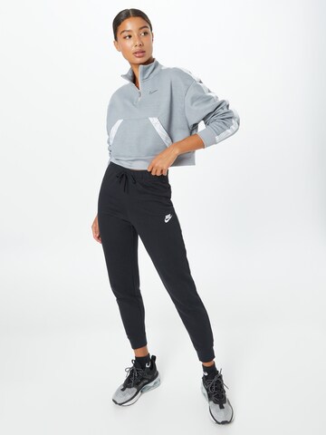 NIKE Sport sweatshirt i grå