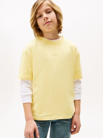 T-Shirt TOMMY HILFIGER en jaune : devant
