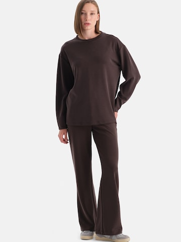 Dagi Sweatshirt in Bruin