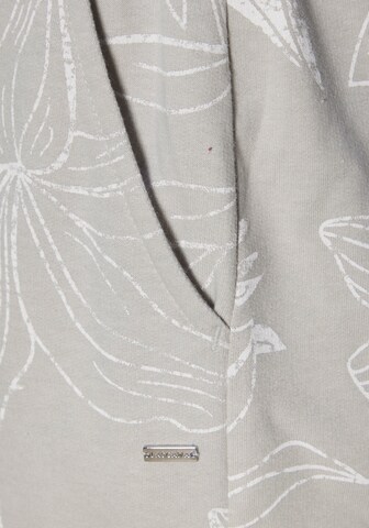 regular Pantaloncini da pigiama di LASCANA in grigio
