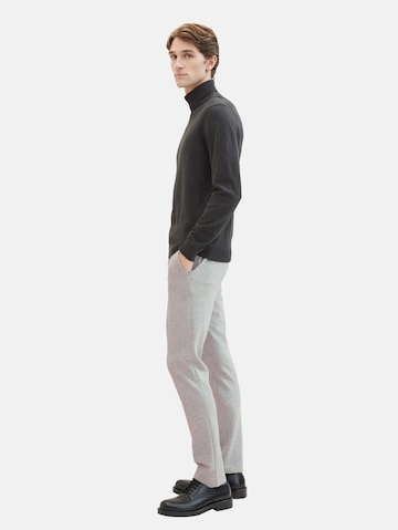 Coupe slim Pantalon chino 'Travis' TOM TAILOR en gris
