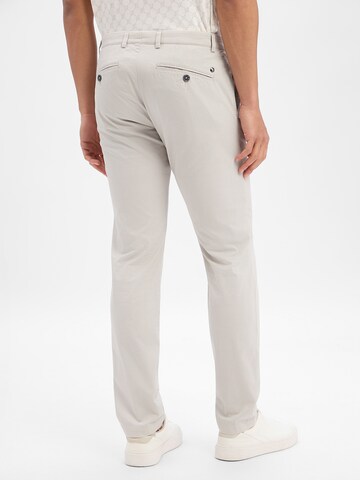 bugatti Regular Hose Aturo in Beige