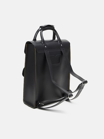 juoda Dr. Martens Kuprinė