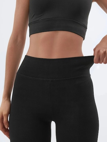 Busem - Skinny Leggings em preto