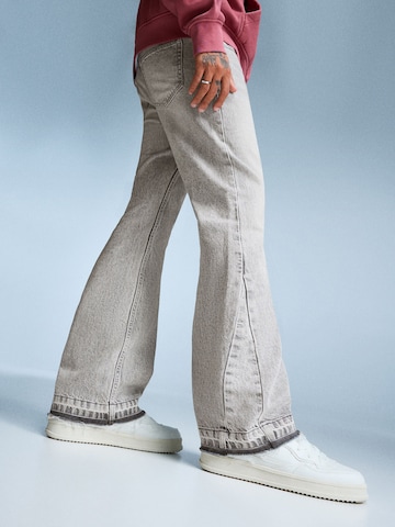 Bershka Flared Jeans in Grey