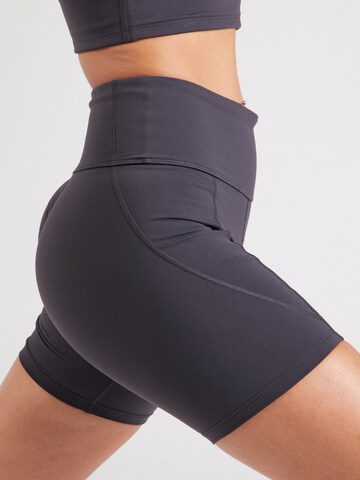 Reebok - Skinny Pantalón deportivo en negro