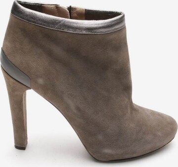 Fendi Dress Boots in 41 in Brown: front