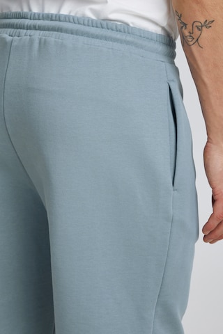 Casual Friday Regular Sweatshorts 'CFPhenix' in Blau