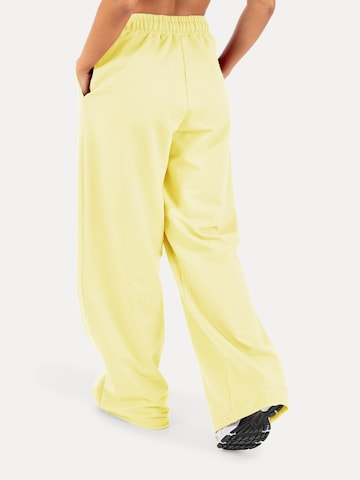 Smilodox Loosefit Broek ' Veyt ' in Geel