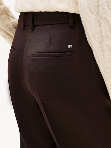 TOMMY HILFIGER Slimfit Pantalon in Bruin