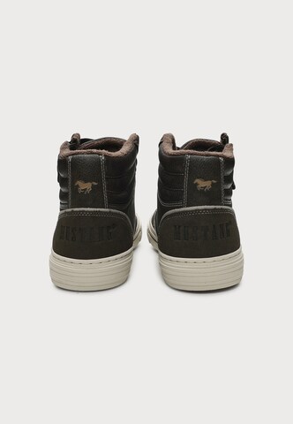 MUSTANG Sneakersy wysokie w kolorze zielony