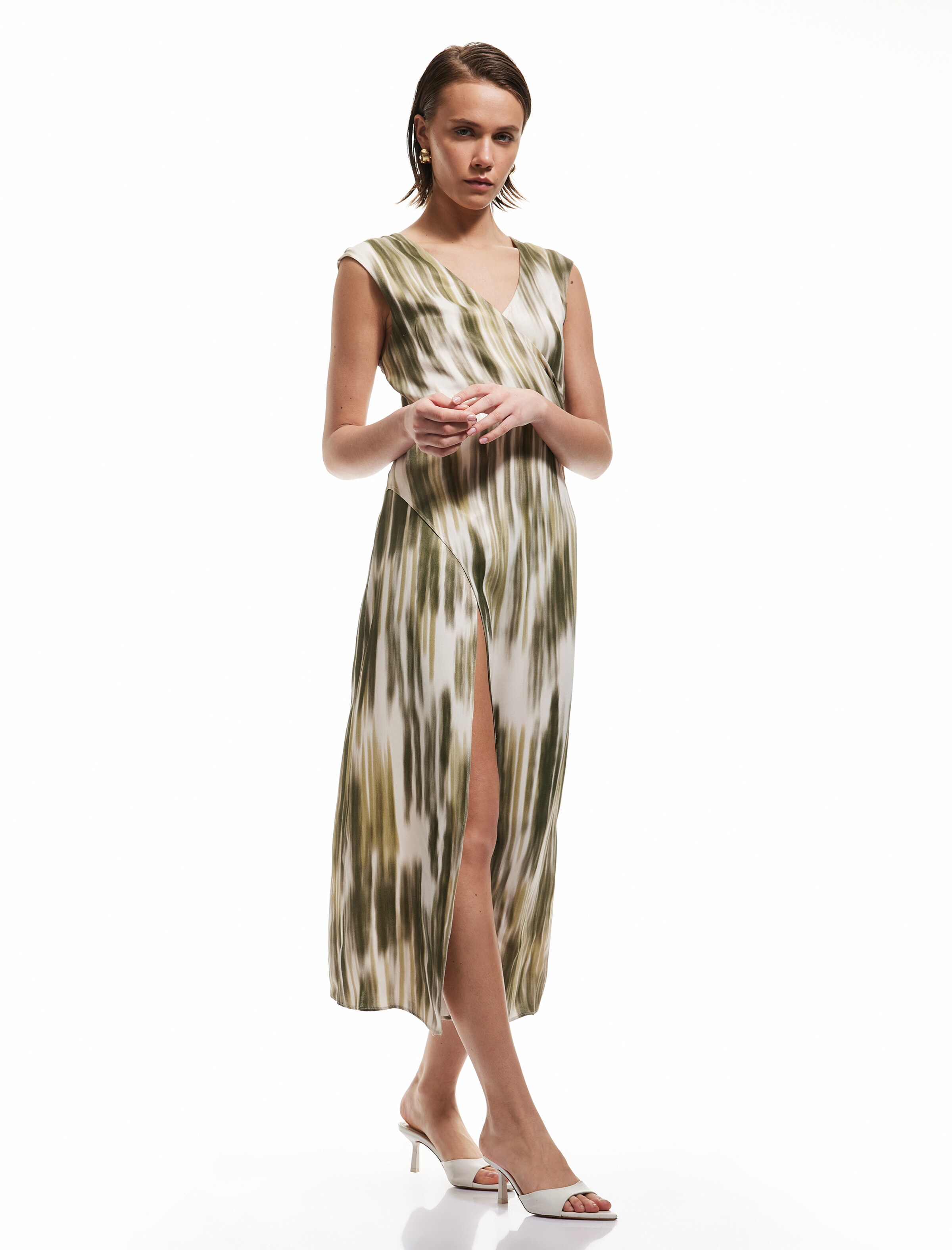 Koton Kleid in Grün: Vorderseite