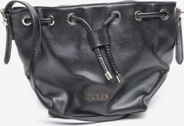 GUESS Schultertasche / Umhängetasche One Size in Schwarz: predná strana