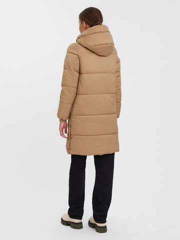 VERO MODA Wintermantel 'Uppsala' in Bruin