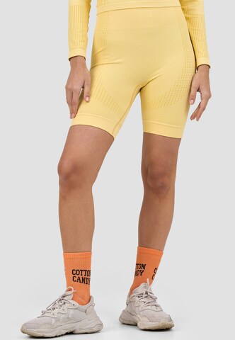 Cotton Candy Shorts 'ZEYNEP' in Gelb: predná strana