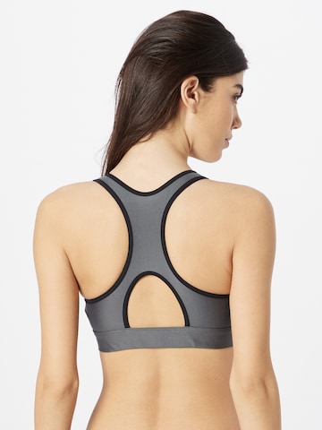 Bustier Soutien-gorge de sport 'Authentics' UNDER ARMOUR en gris