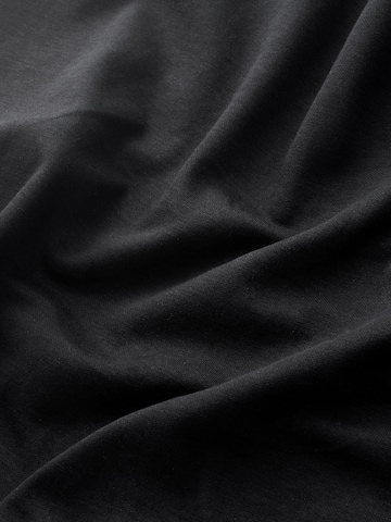 Robe Next en noir