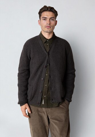 Clean Cut Copenhagen Strickjacke 'Brooks' in Braun: Vorderseite