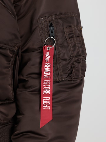 ALPHA INDUSTRIES Talvitakki '45P' värissä ruskea