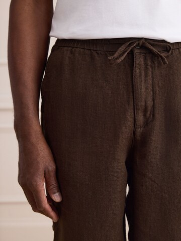 Next Loosefit Hose in Braun