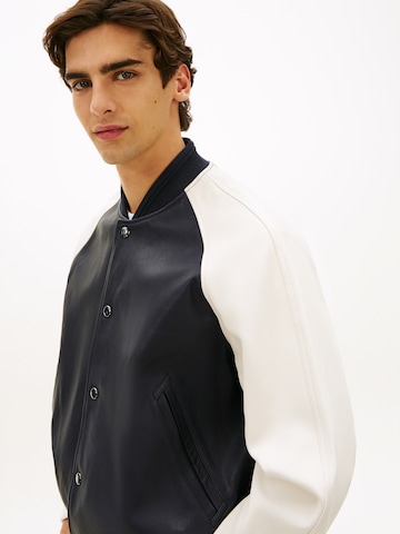 TOMMY HILFIGER Kurtka przejściowa w kolorze niebieski