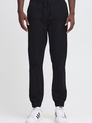 Regular Pantalon chino 'Tiago' BLEND en noir : devant