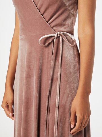 STAR NIGHT Evening dress in Pink