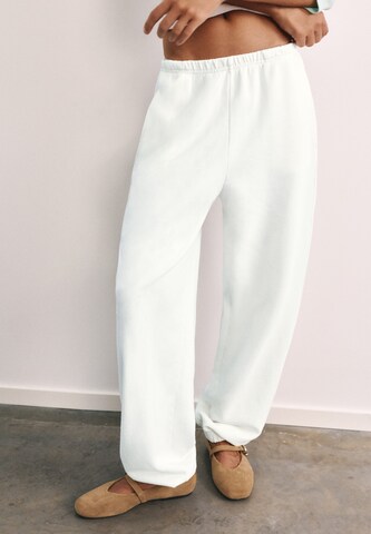 Pull&Bear Tapered Hose in Weiß: Vorderseite