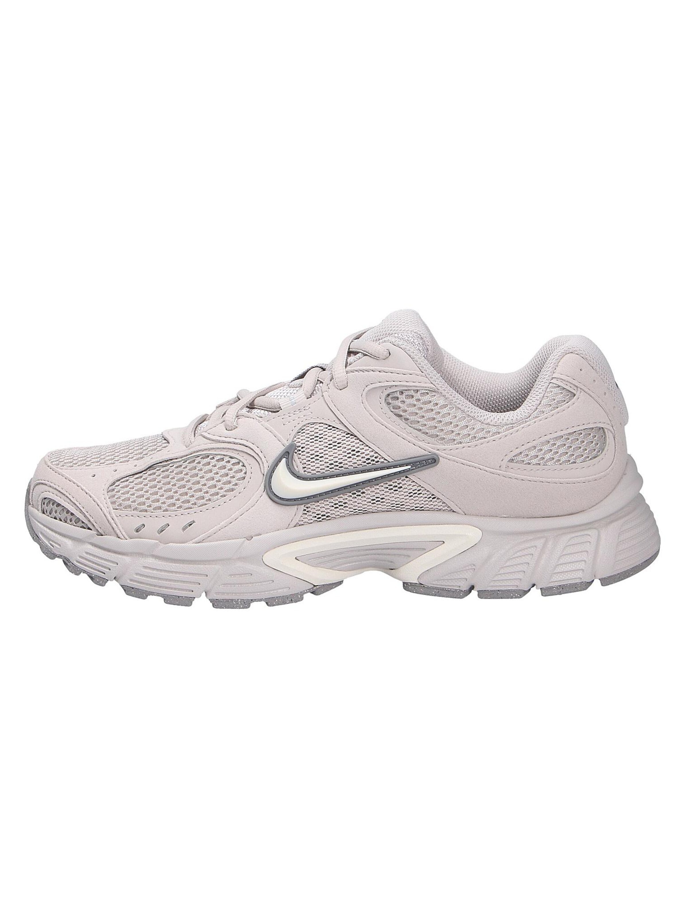 NIKE Σνίκερ χαμηλό 'V5 RNR' σε λευκό