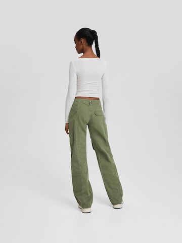 regular Pantaloni cargo di Bershka in verde