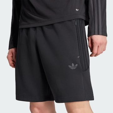Loosefit Pantalon 'Spacer Teamgeist 26' ADIDAS ORIGINALS en noir
