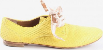 Studio Pollini Flats & Loafers in 38,5 in Yellow: front