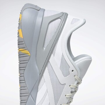 Scarpa sportiva 'Nanoflex TR' di Reebok in grigio