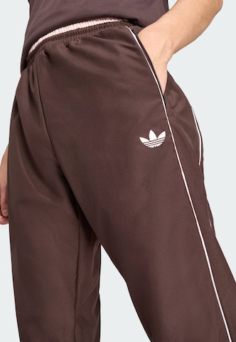 ADIDAS ORIGINALS - regular Pantalón en marrón