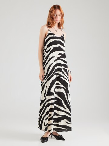 ONLY Dress 'ONLNOVA' in Black: front