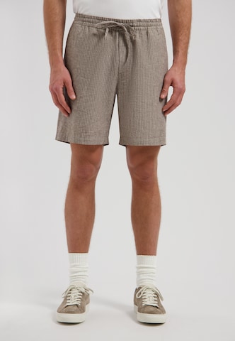 Dstrezzed Regular Trousers 'Logan' in Grey: front