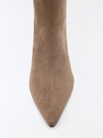 Bershka Stövlett i beige