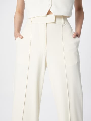 ESPRIT Zvonové kalhoty Kalhoty s puky – bílá