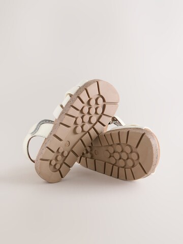 Next Sandály – bílá