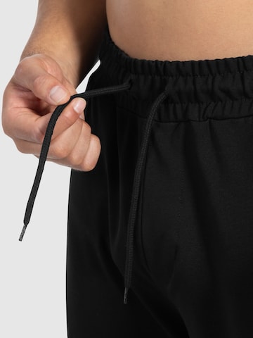 Smilodox Tapered Sporthose 'Nilo' in Schwarz