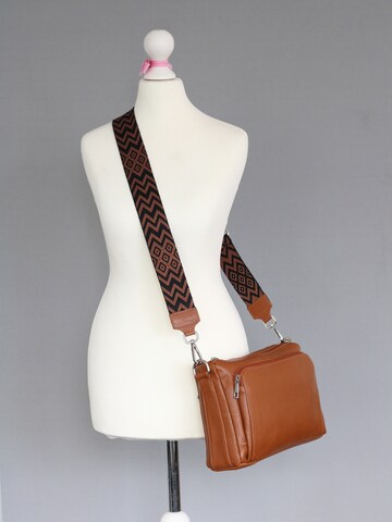 Adel Bags Skuldertaske 'Becky' i brun